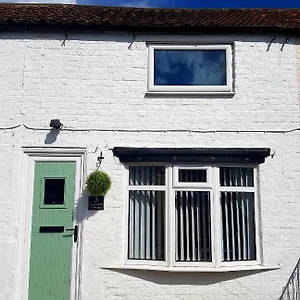 Holiday home Ladybird Cottage, Dog Friendly, Couples Or Small Families, Yorkshire Wolds - Countryside And Coast, Driffield